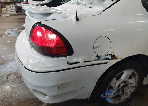 2004 Pontiac Grand Am Gt z USA, uszkodzony, nr VIN 1G2NW12E44M625555